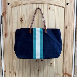 XL Navy Velvet White and Columbia Blue Stripe Open Top Shoulder Tote Bag. NWOT